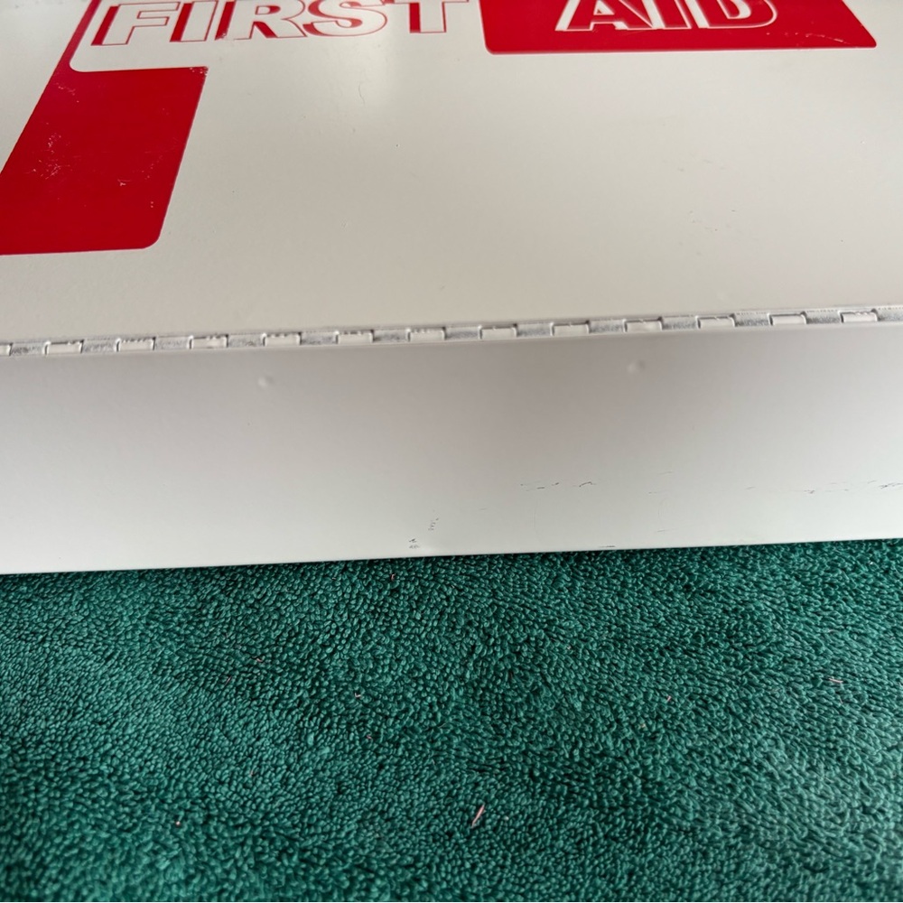 Metal First Aid Kit - Picture 10 of 14
